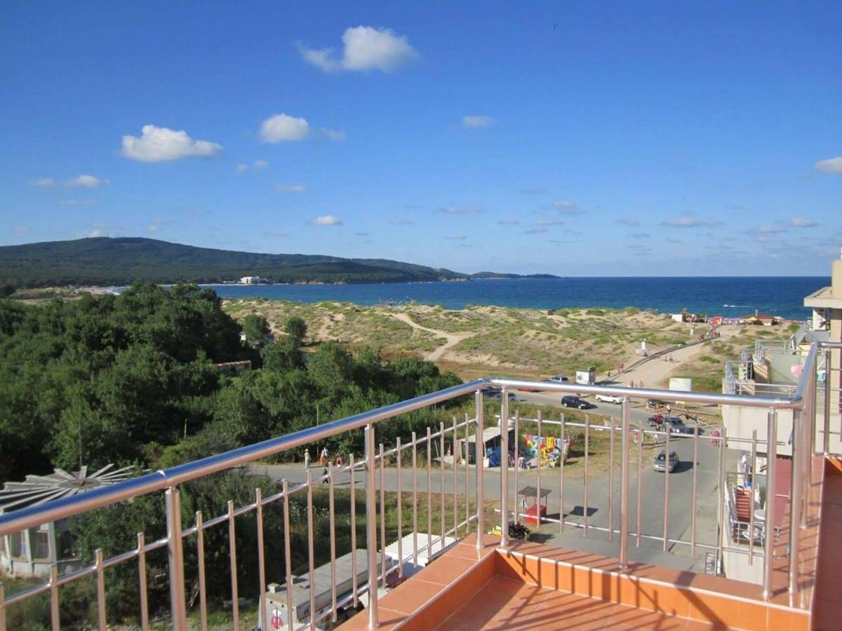 Guest Rooms Venera Primorsko Exterior photo